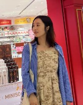 杨 婧颖