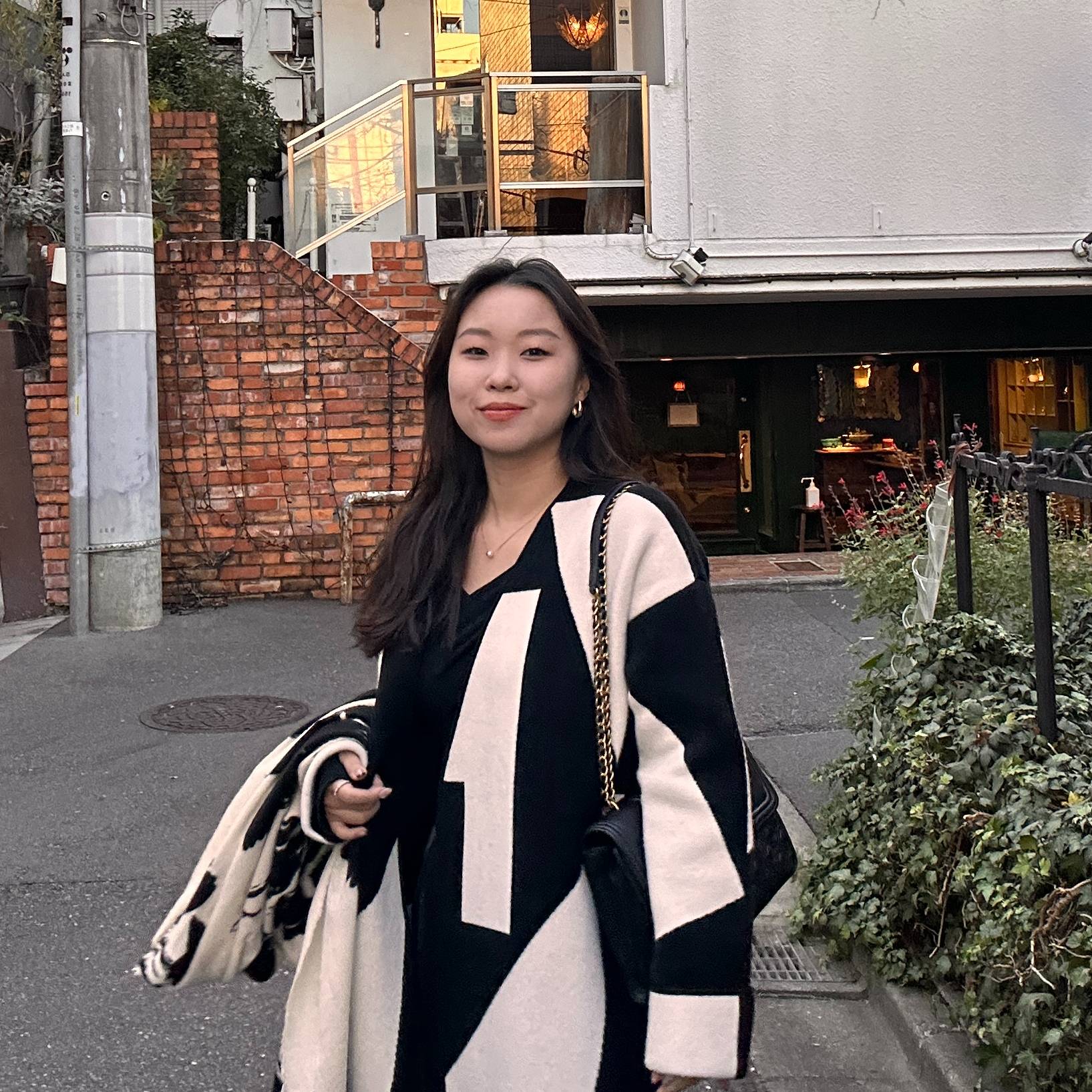 Mia Mengge Zhang